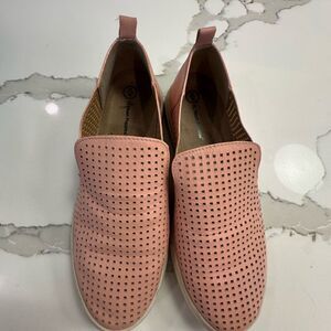 Hush Puppies Women's Pink Slip-On Shoes size 7
